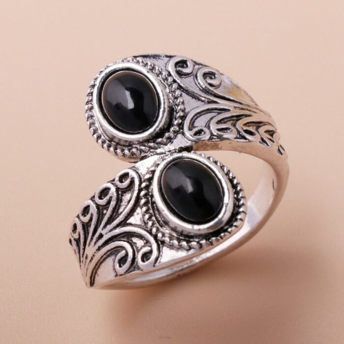 Boho Ασημί Σκαλιστό Δαχτυλίδι Wrap με Μαύρες Πέτρες