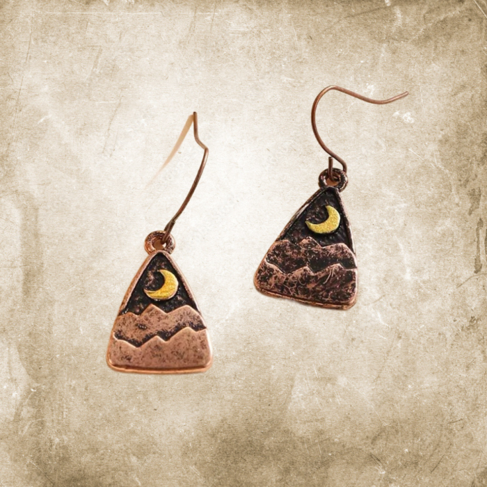 Boho Μικρά Ανάγλυφα Τρίγωνα Σκουλαρίκια Mountain Moon