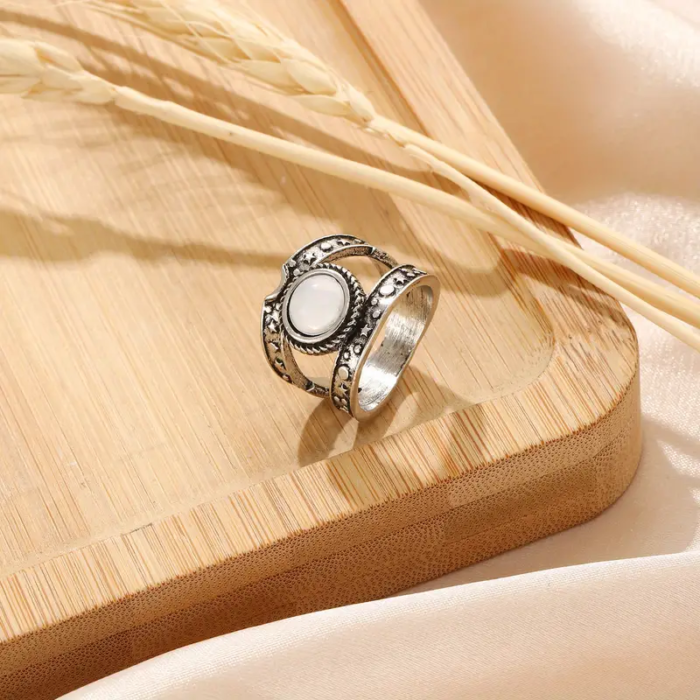 Ασημί Boho Mystic Δαχτυλίδι Crescent Moonstone