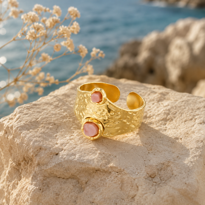Boho Ατσάλινο Επίχρυσο Σφυρήλατο Δαχτυλίδι με Ροζ Οπάλιο