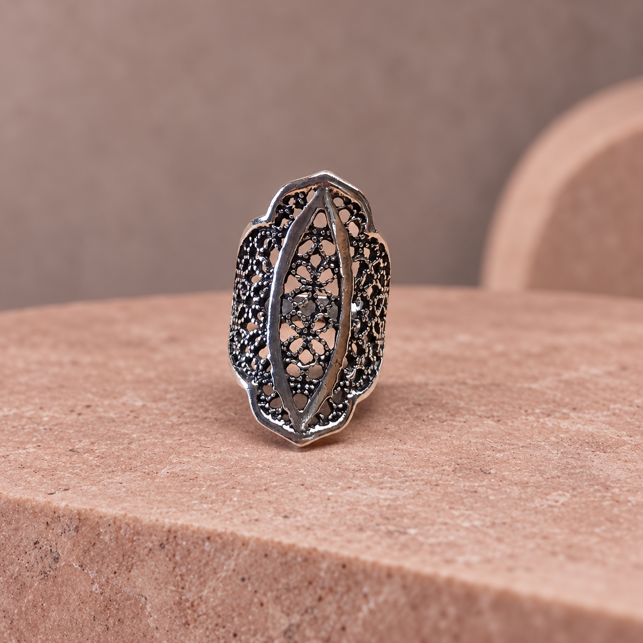 Επάργυρο Δαχτυλίδι από Αλπακά Filigree Leaf